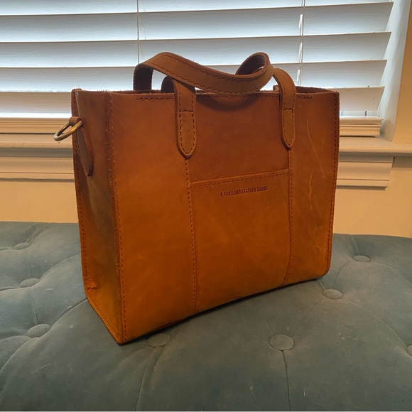 Portland Leather Goods Lola Crossbody Tote with Zipper in Dakota Nubuck Leather - Picture 13 of 16